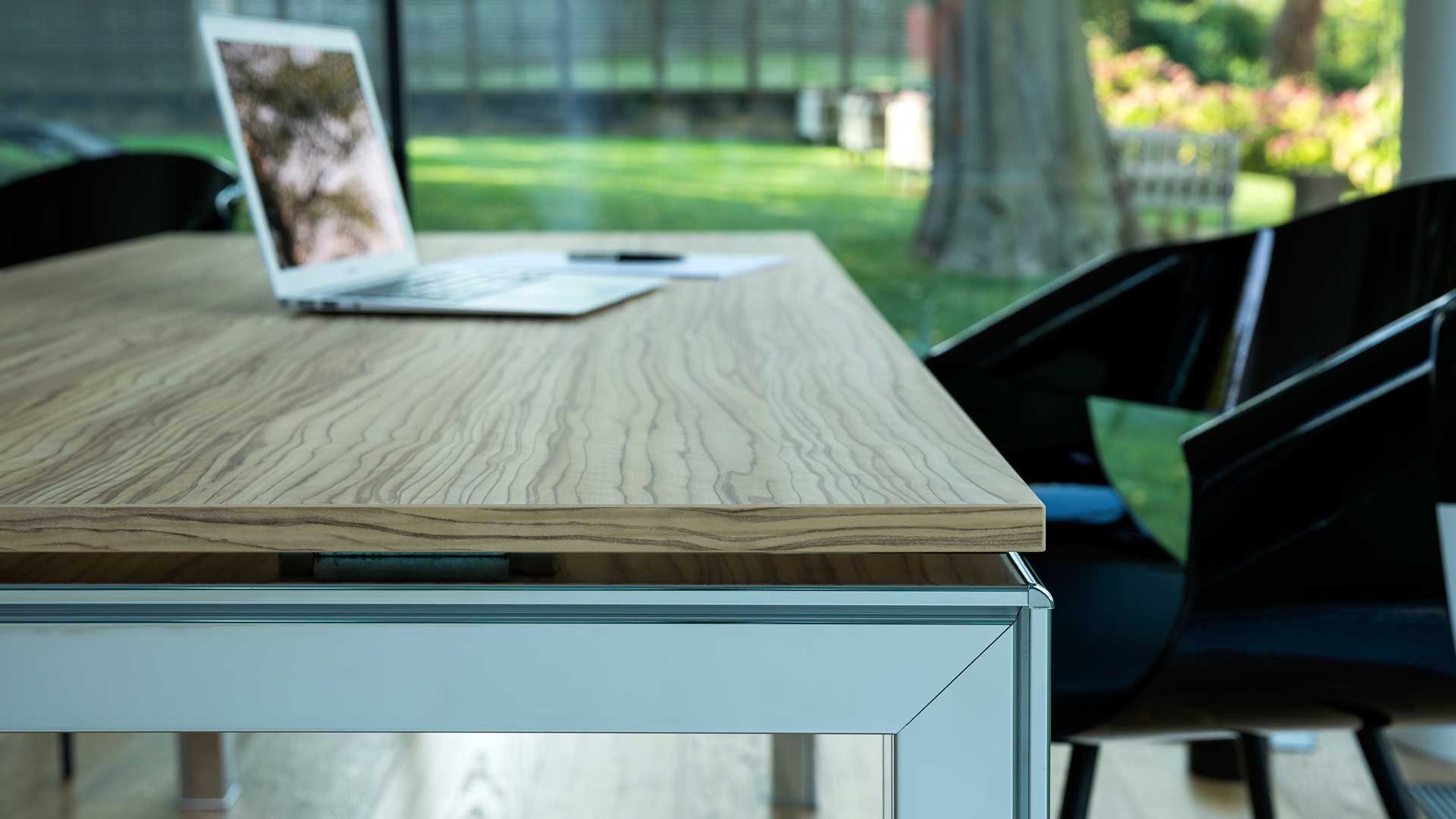 L02-scrivania-design-Level-Office-Landscape