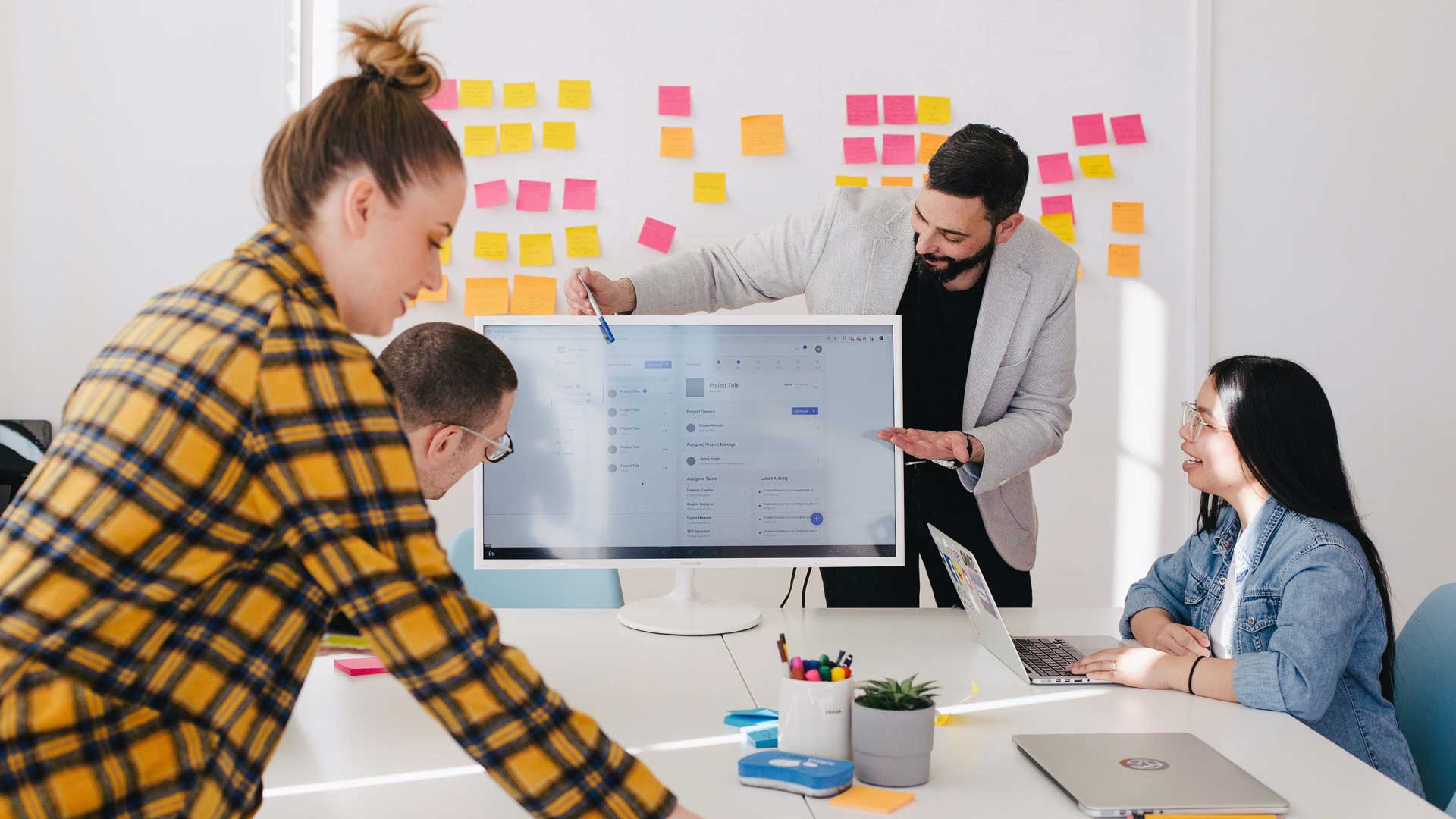 Lavoro-collaborativo-design-dell'ufficio-Level-Office-Landscape