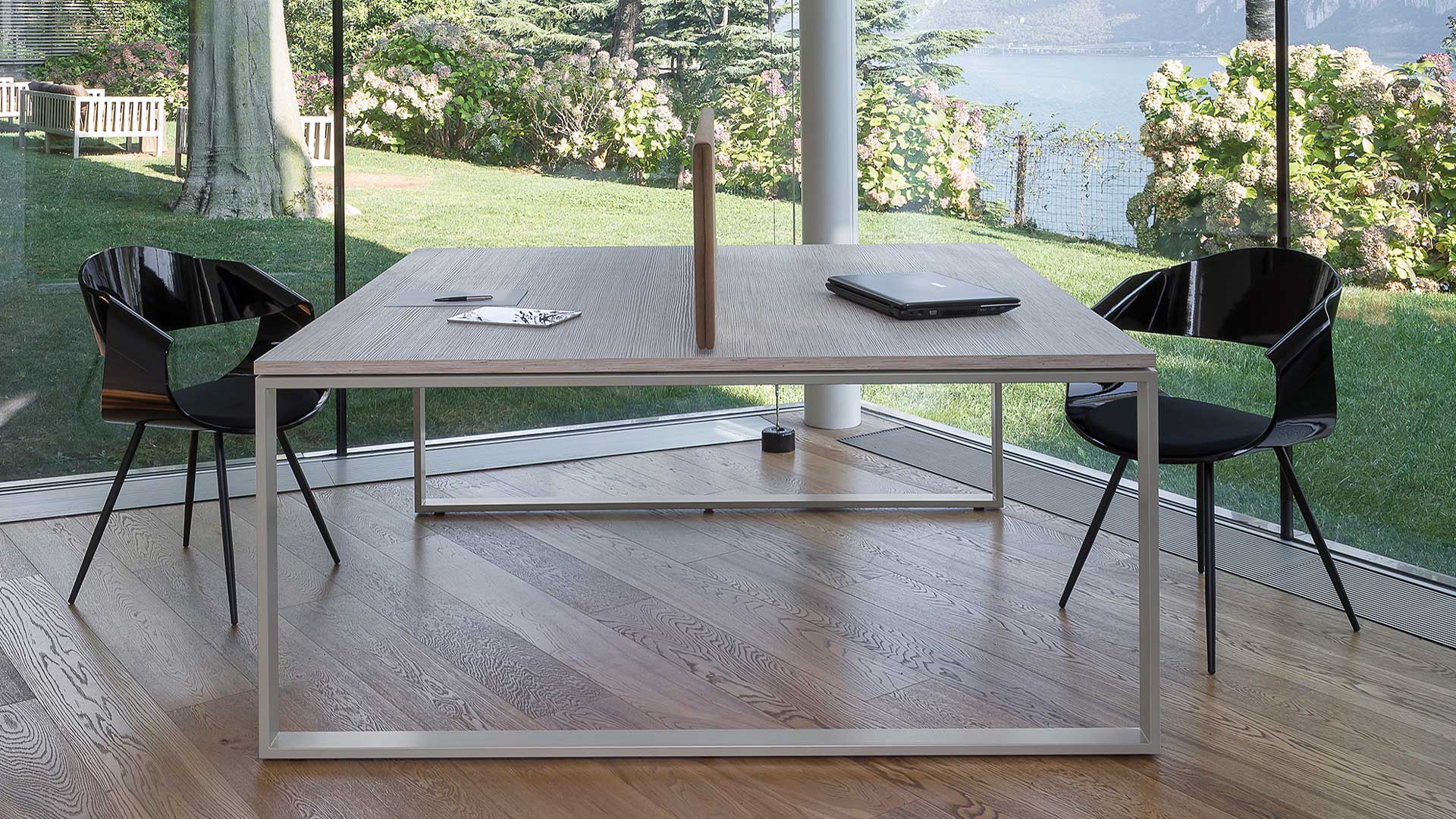 Scrivanie-di-design-Frame-Level-Office-Landscape