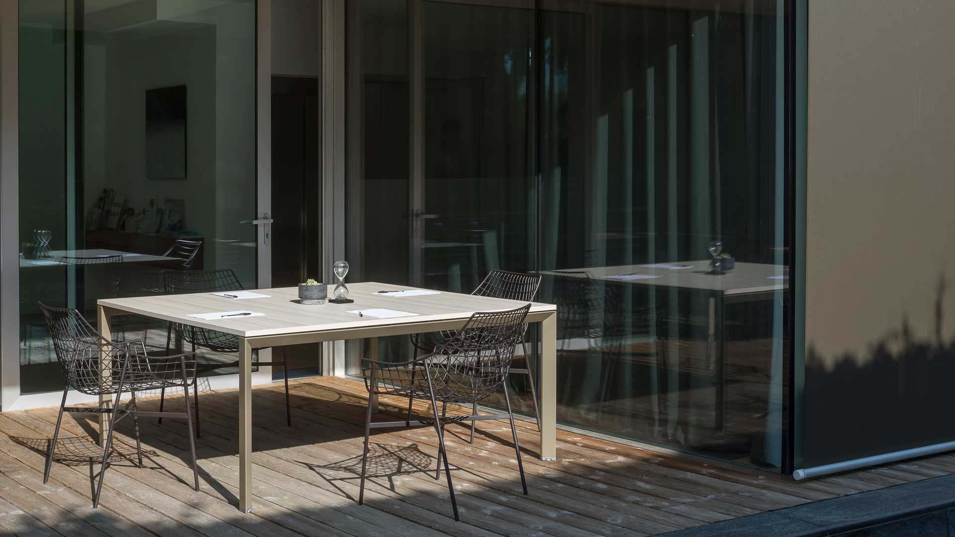Tavoli-riunione-di-design-Corner-Level-Office-Landscape