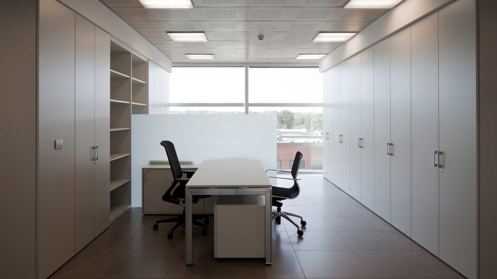 Armadiature-e-contenitori-ufficio-Level-Office-Landscape