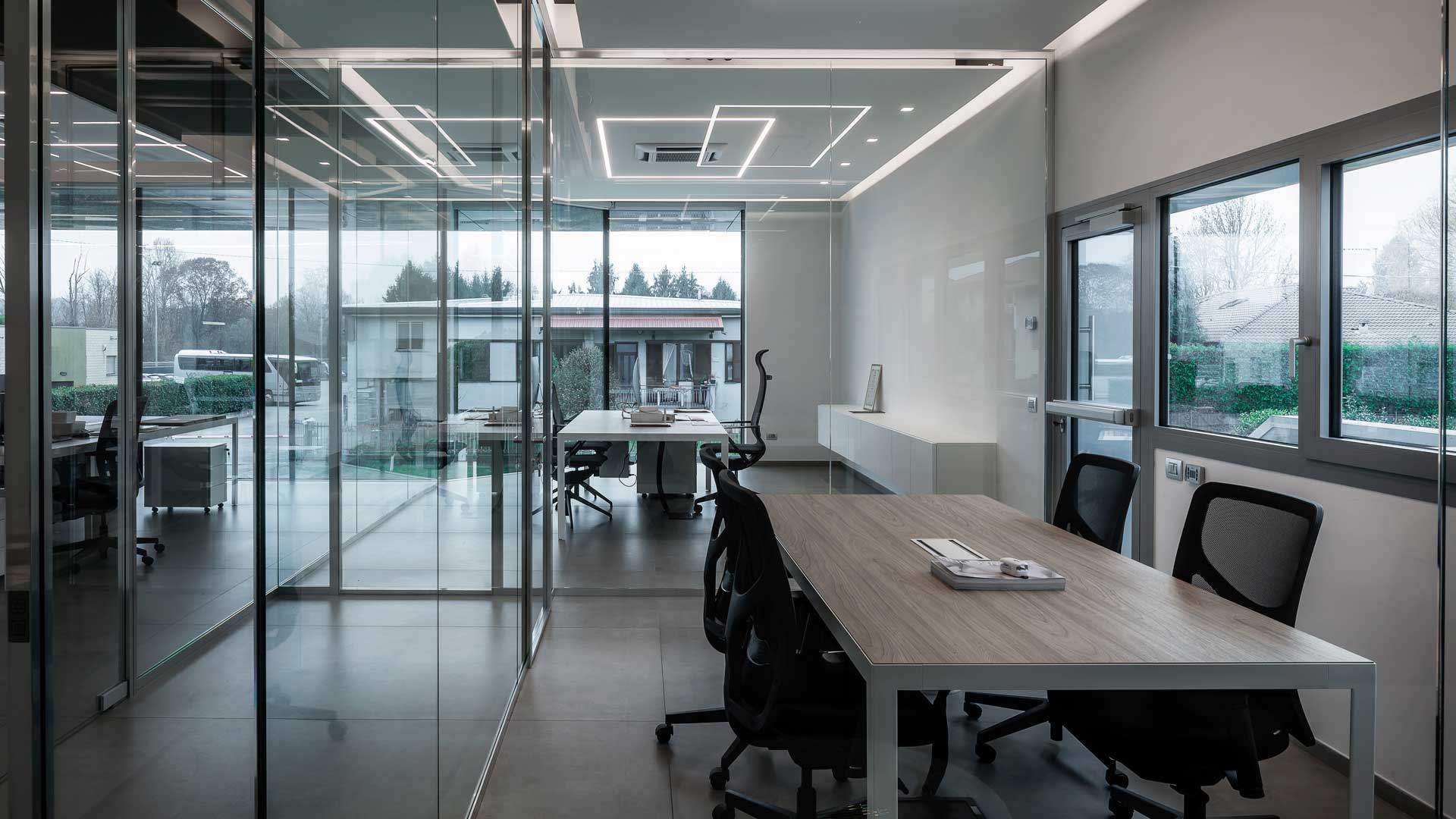 migliorare-ambiente-lavorativo-pareti-divisorie-vetrate-level-office-landscape