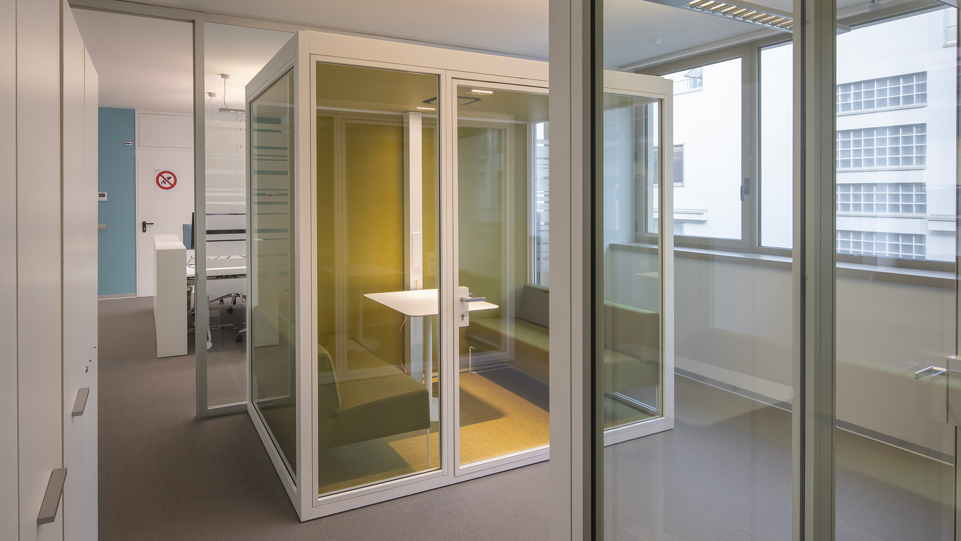 Cabina-telefonica-come-è-fatta-Level-Office-Landscape