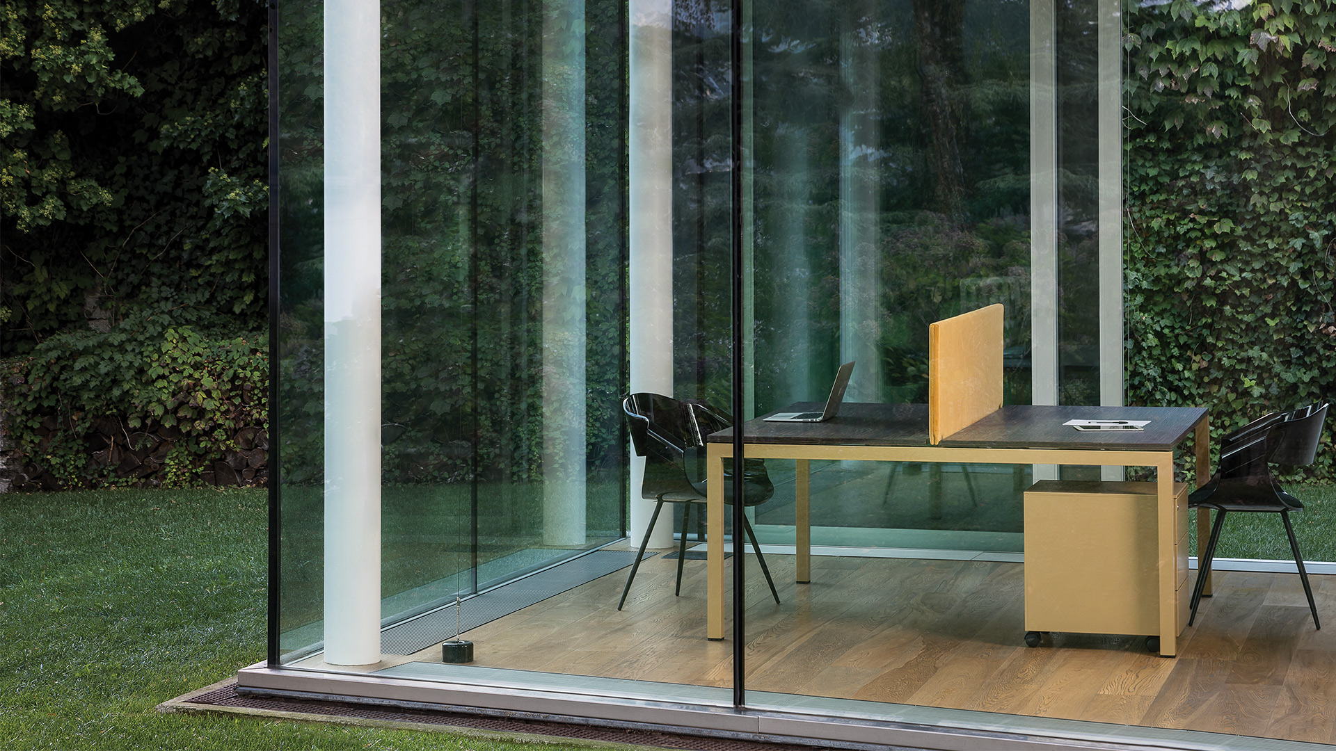 Shared-work-areas-basic-Level-Office-Landscape