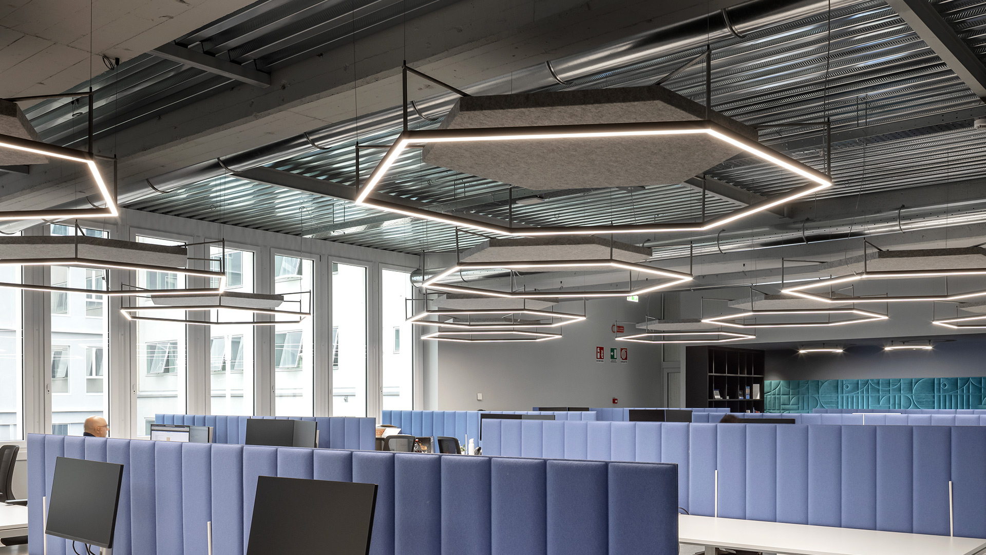 Feltro-baffles-acustico-soffitto-Level-Office-Landscape