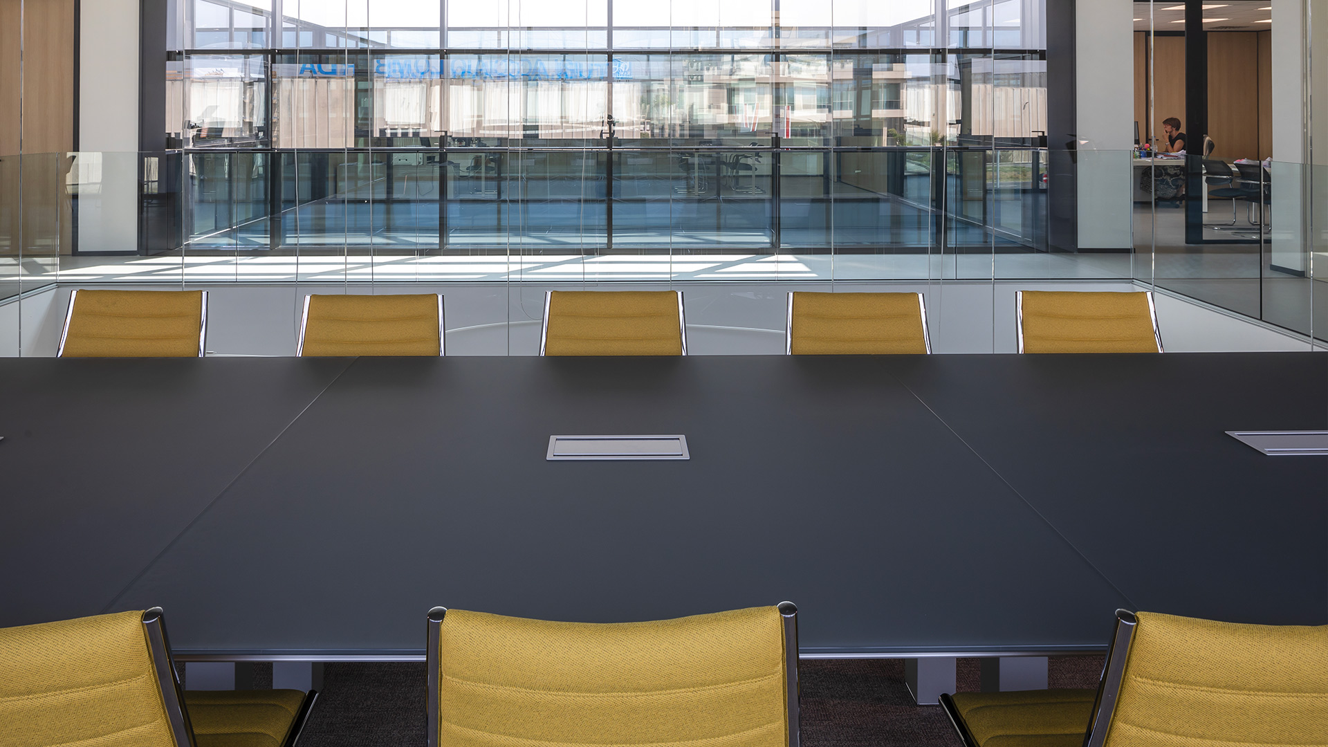 Sale-riunioni-ibride-progetto-in-ufficio-Level-Office-Landscape